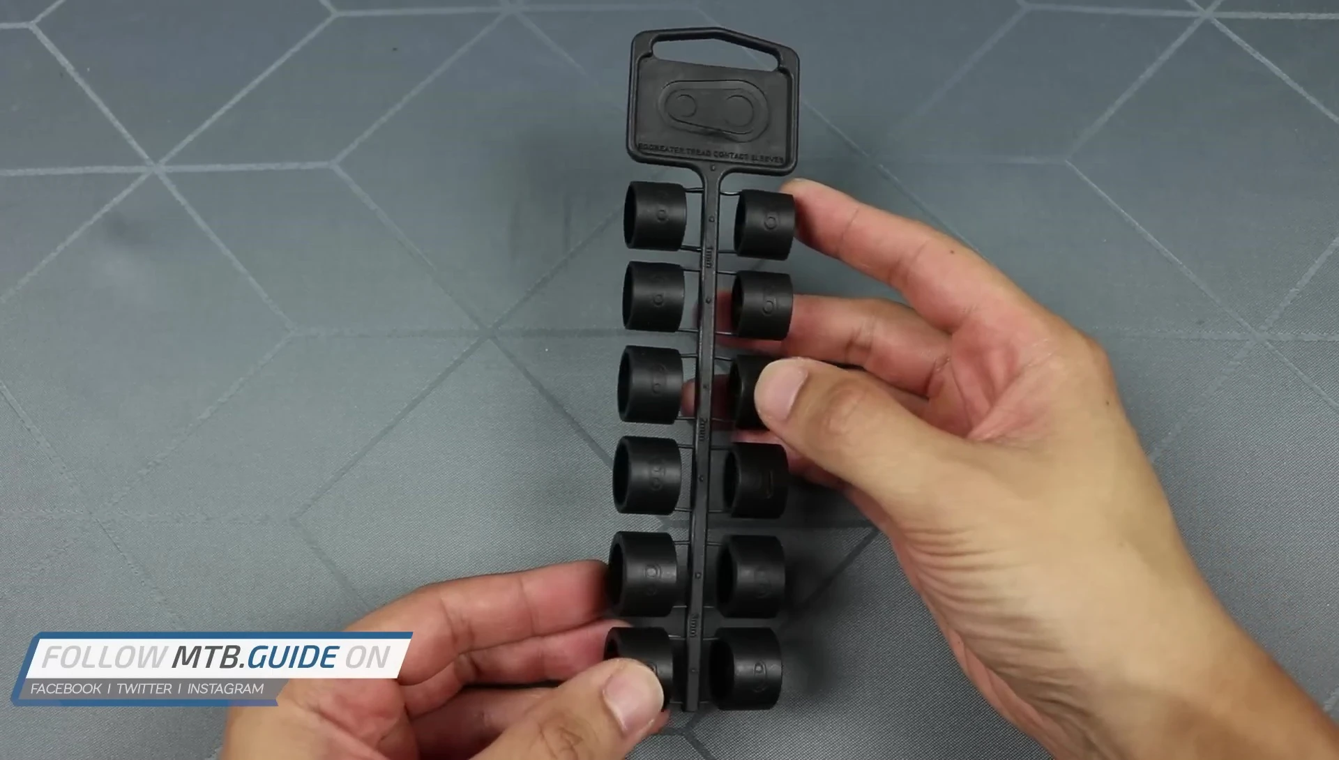 Illustration of cleat adjustment and pedal engagement.
