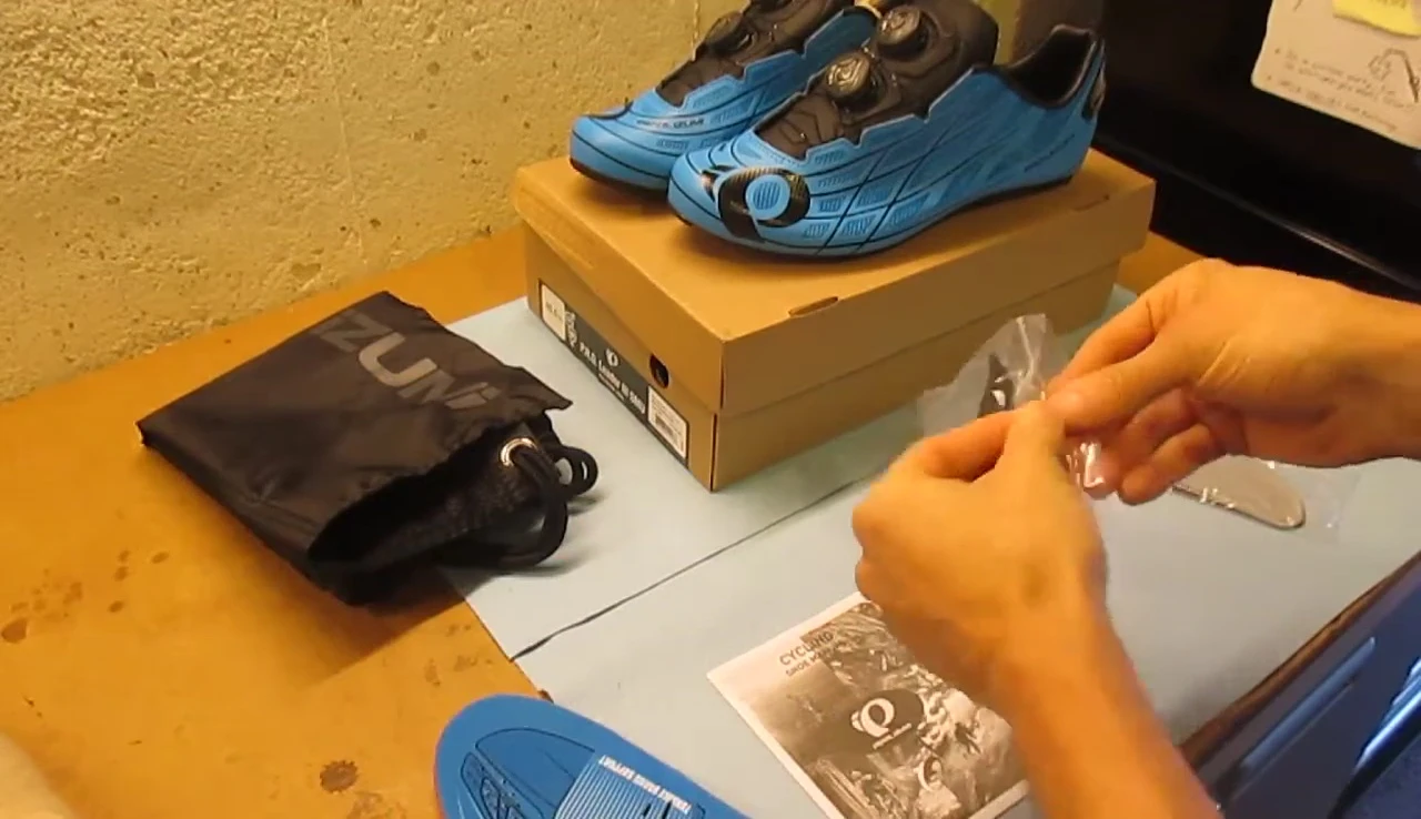 Different arch support and metatarsal pad inserts.