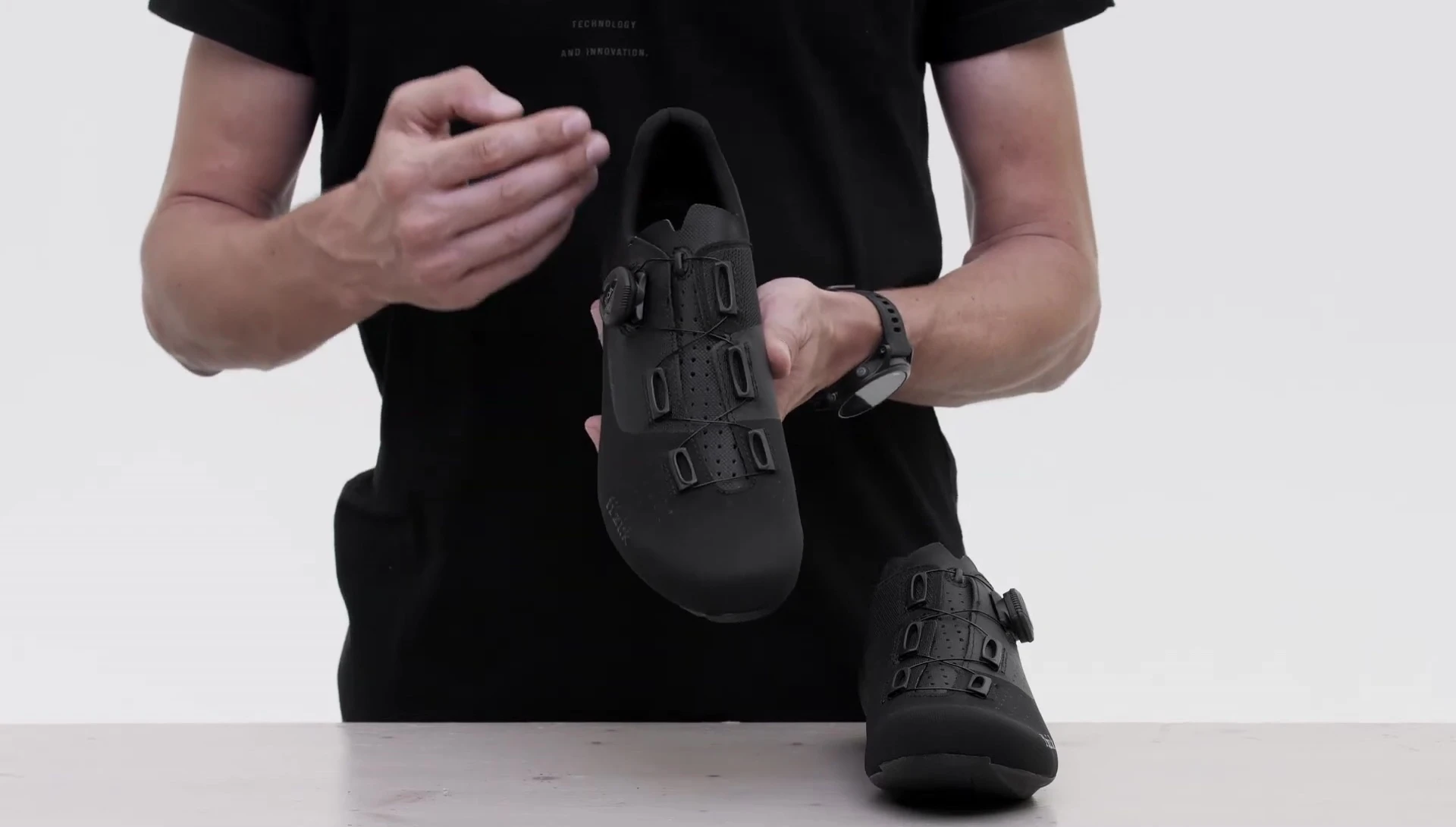 Shoe's asymmetrical shape