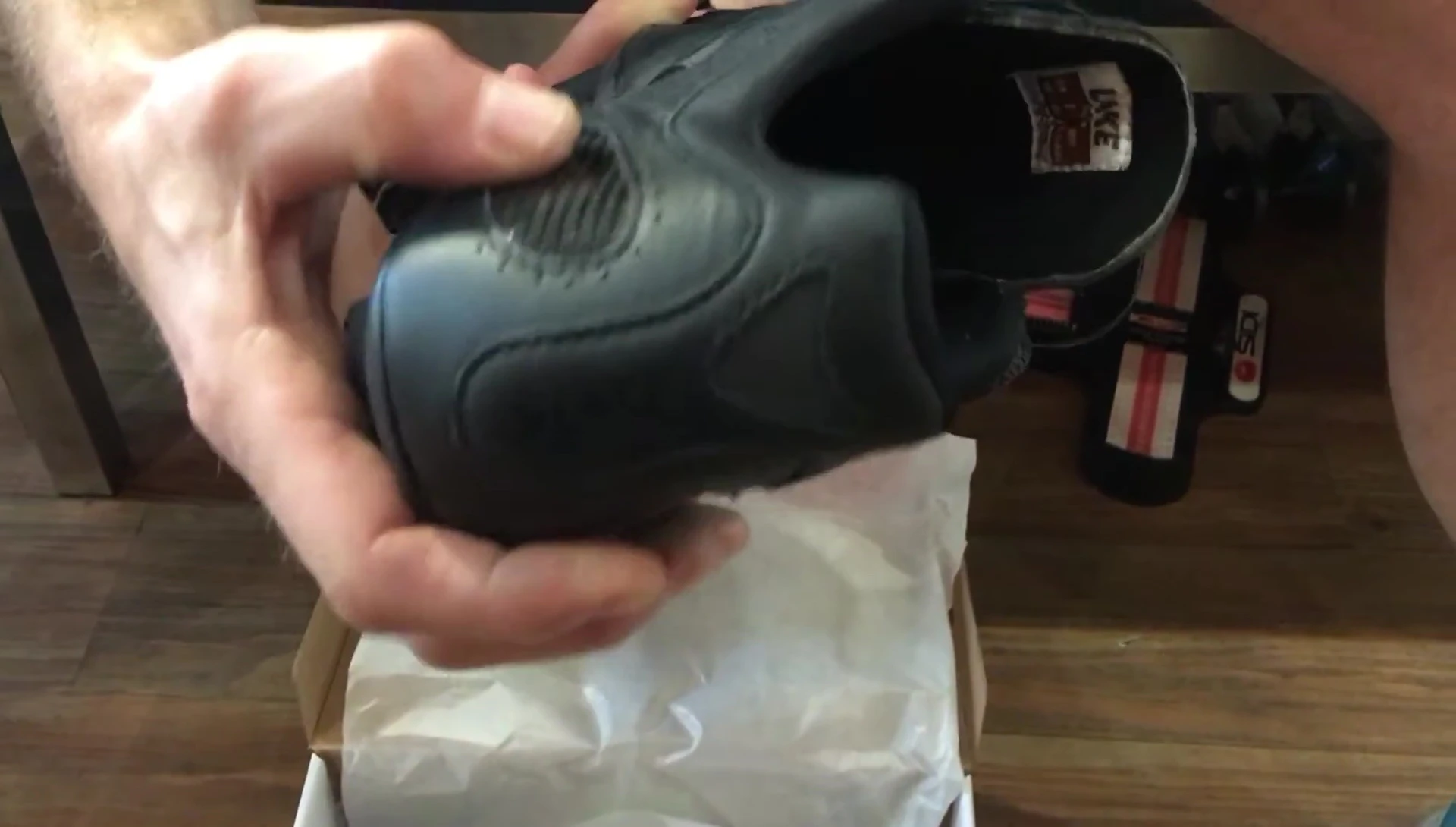Close-up on the reinforced heel cup
