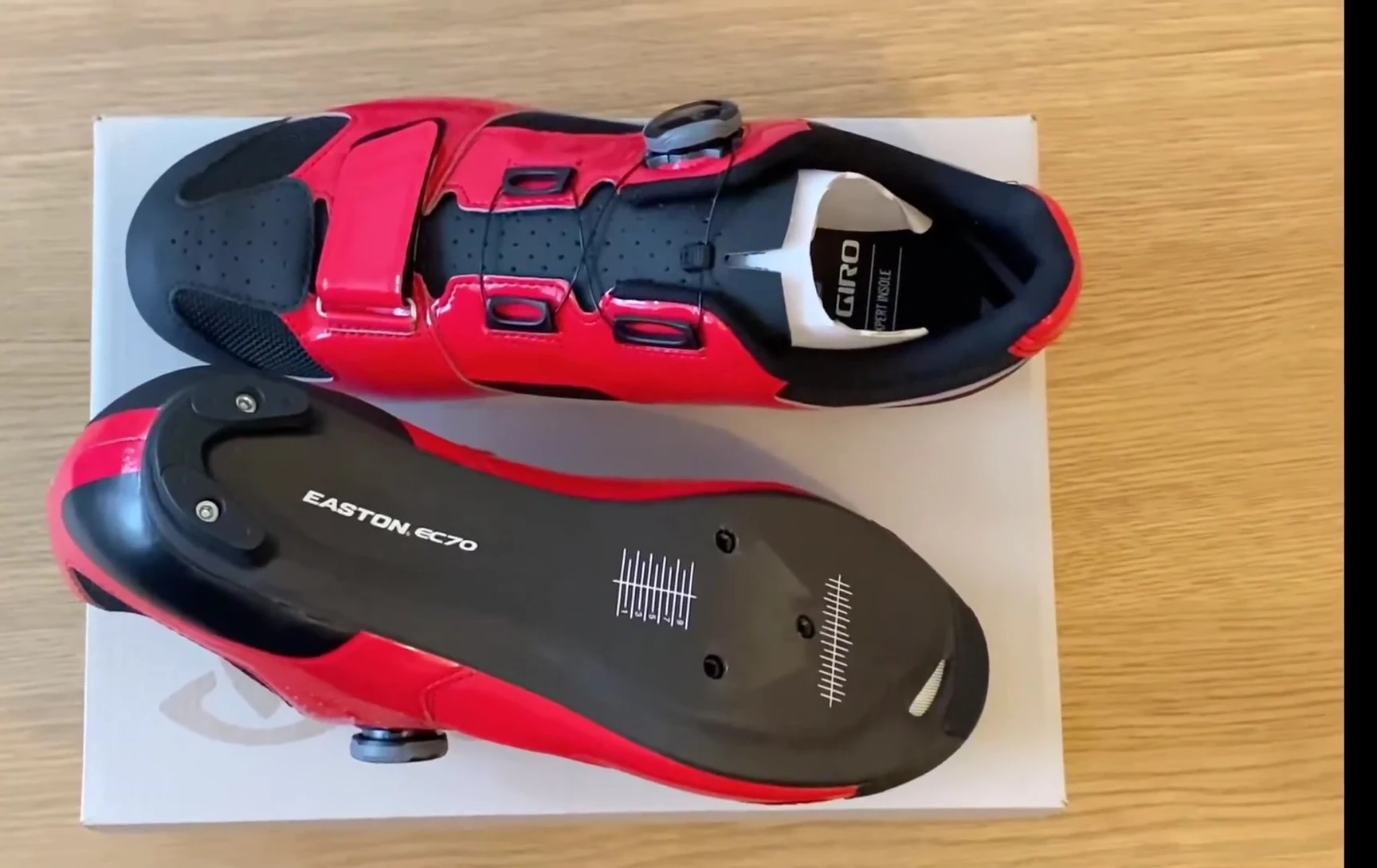 Showing the replaceable heel and Allen key bolt