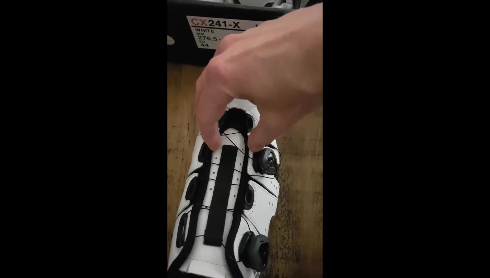 Demonstrating the wide adjustability of the upper