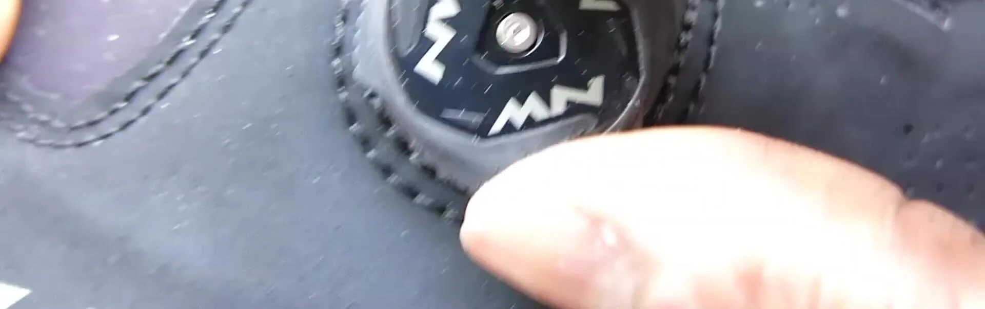 Detail of the Northwave Extreme RR3 GTX's SLW2 dial closure system