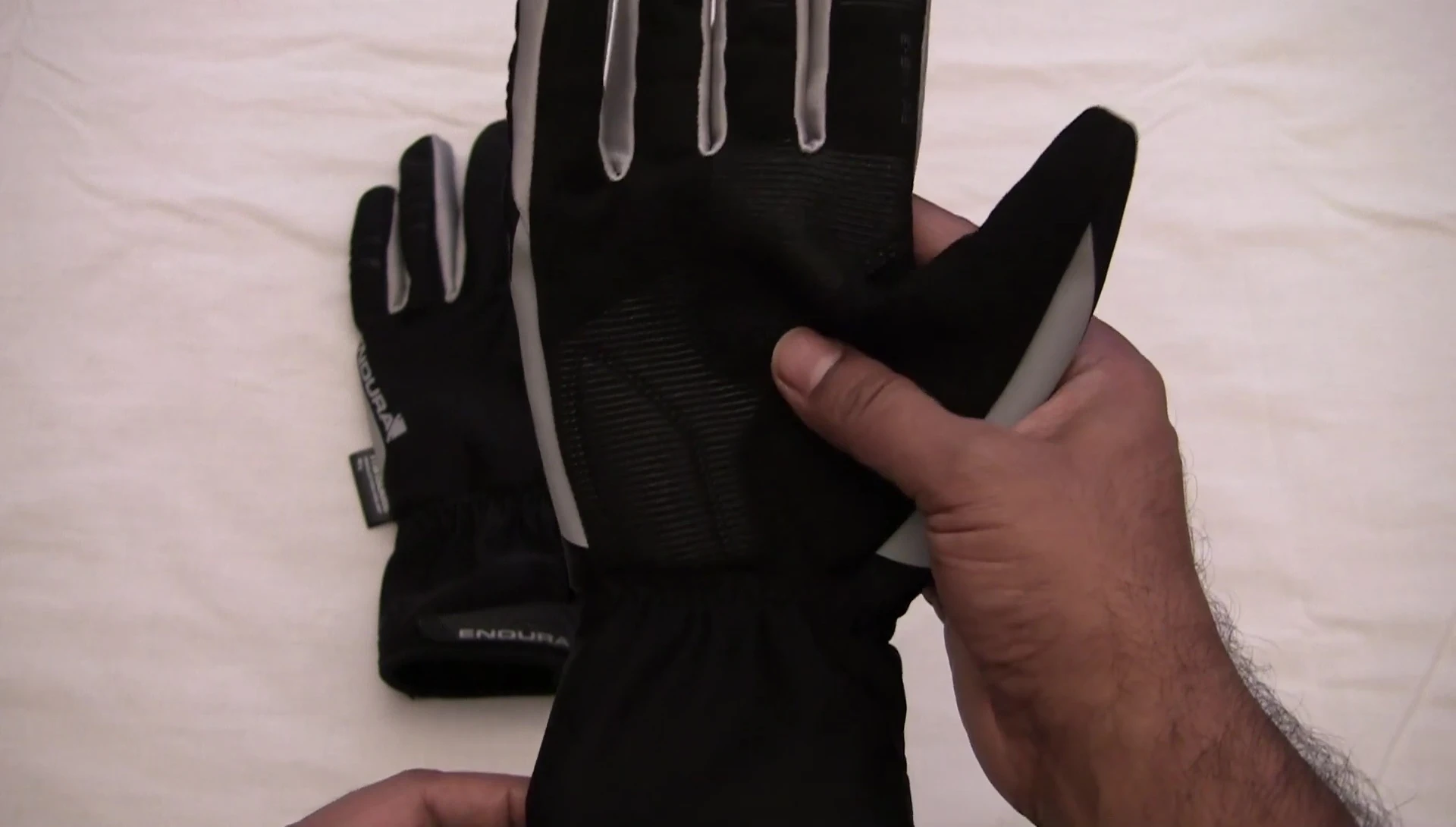 Visual demonstration of the clearance at fingertips.