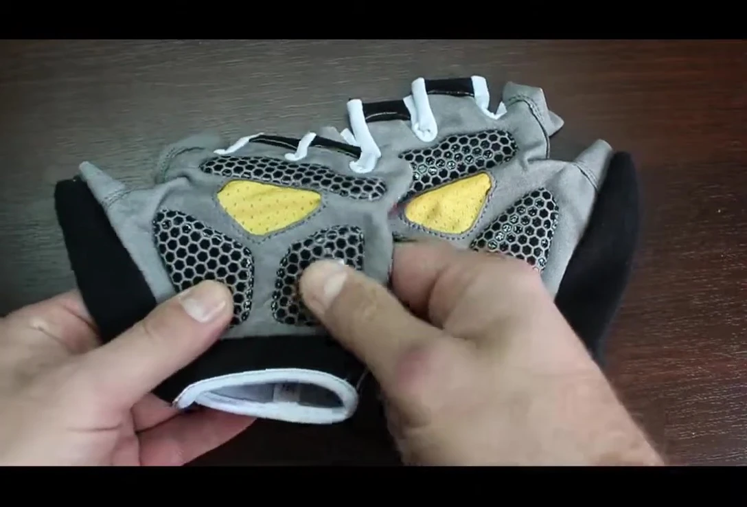 Image showcasing the soft, rubberized cushioning on the palm of the glove.