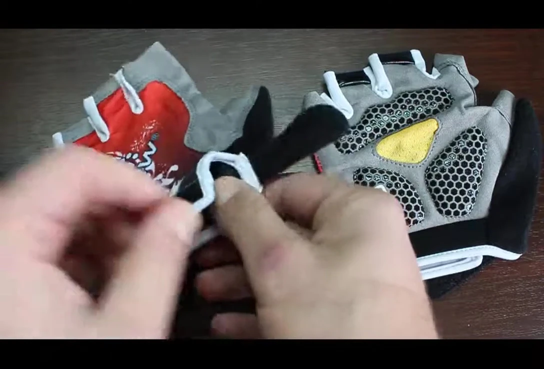 A shot of the glove packaging or label, possibly indicating the size.