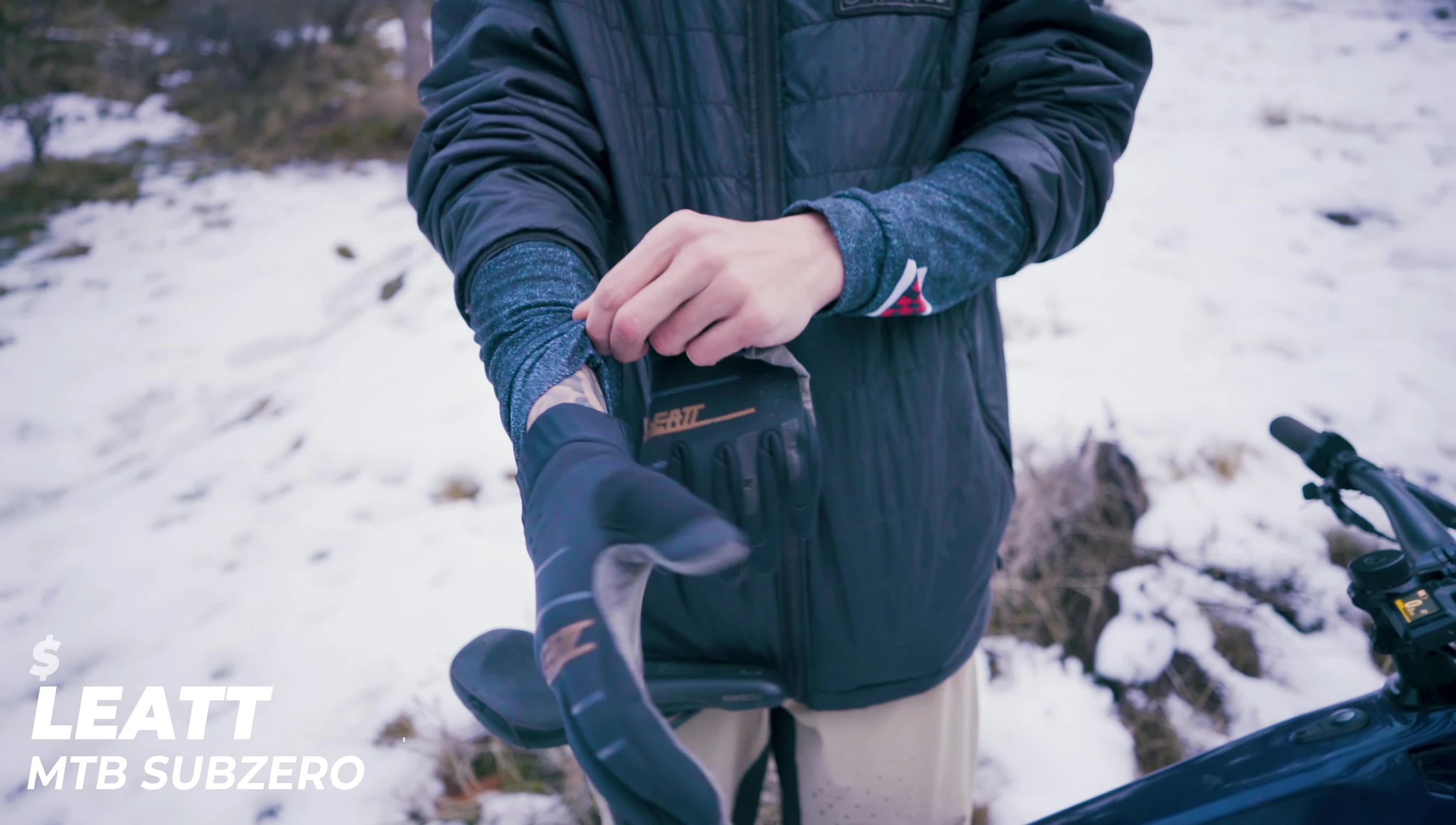 The Liat MTB 2.0 Sub Zero gloves