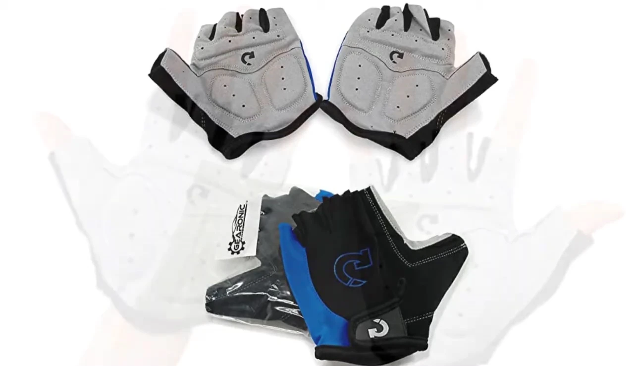 Showcasing the breathable mesh back and fingerless design