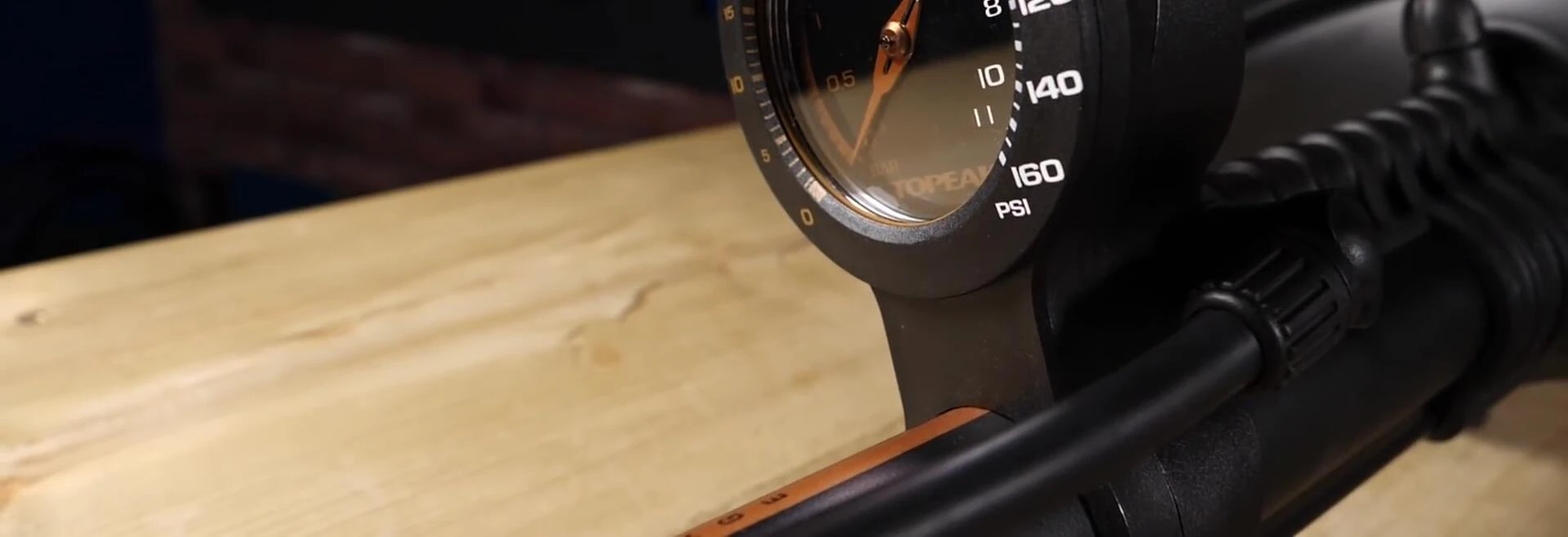 The pump's clear and accurate dual-scale gauge