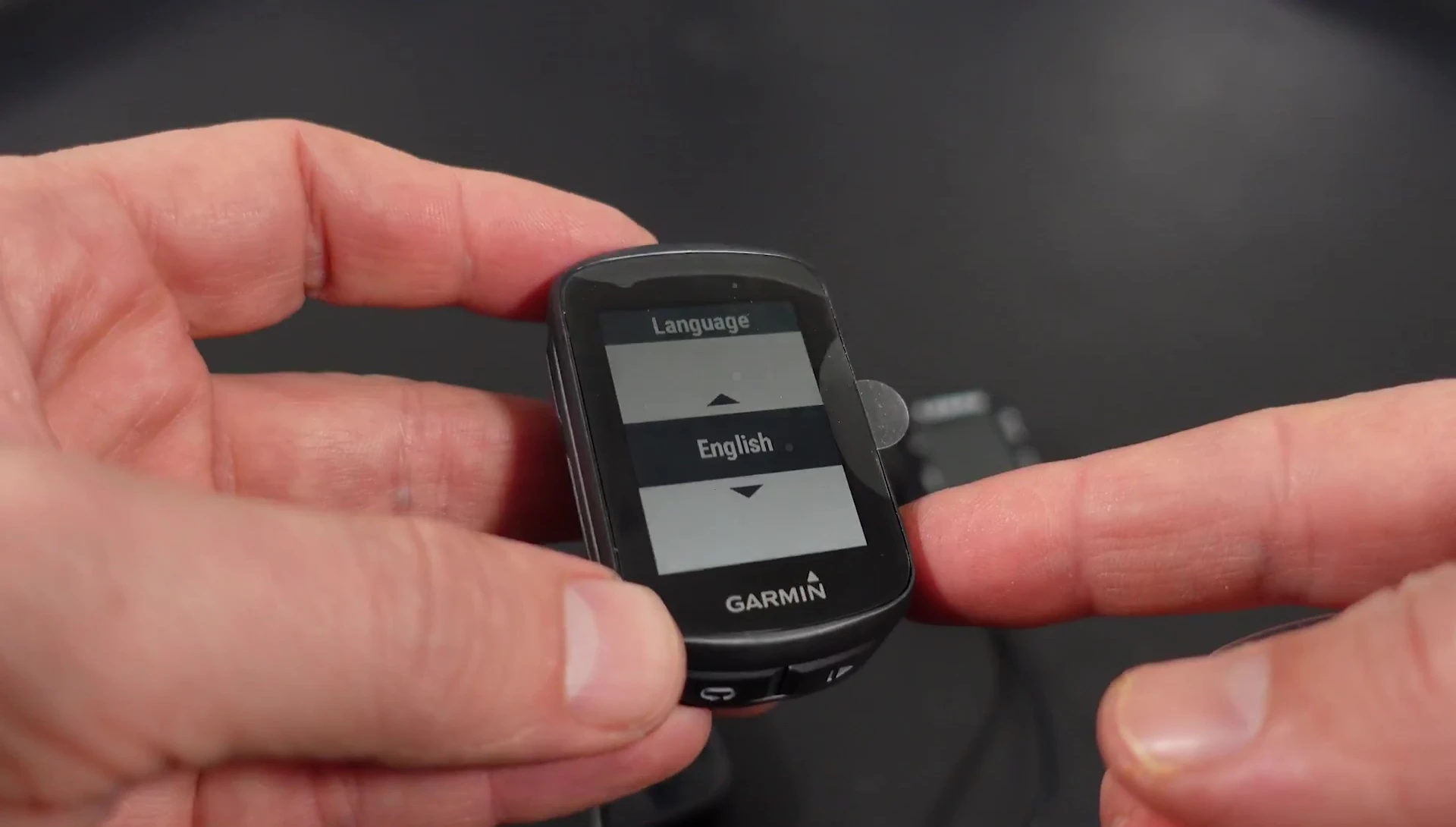 Setting up the language on the Garmin Edge 130 Plus.