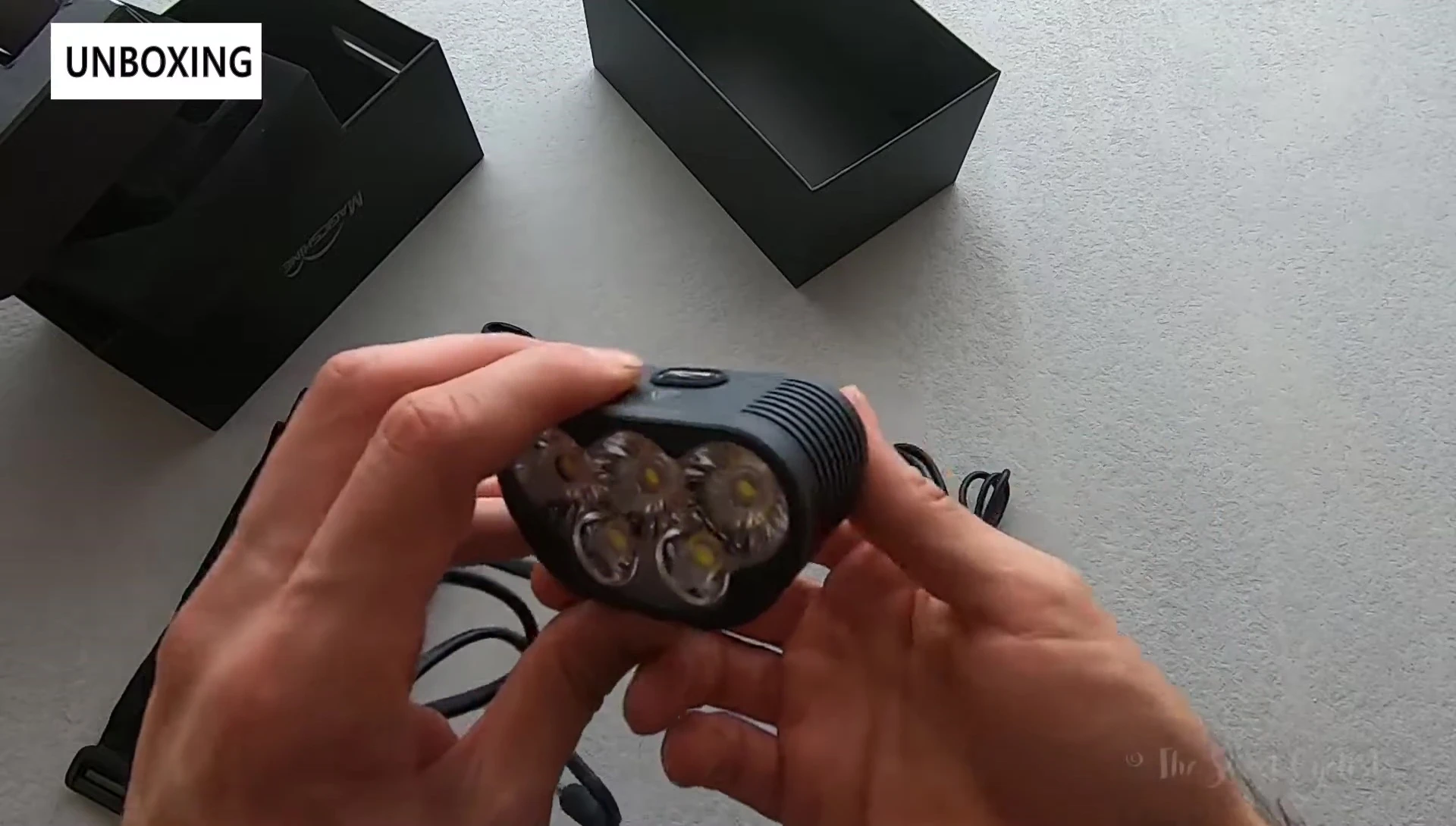 The light head and battery pack