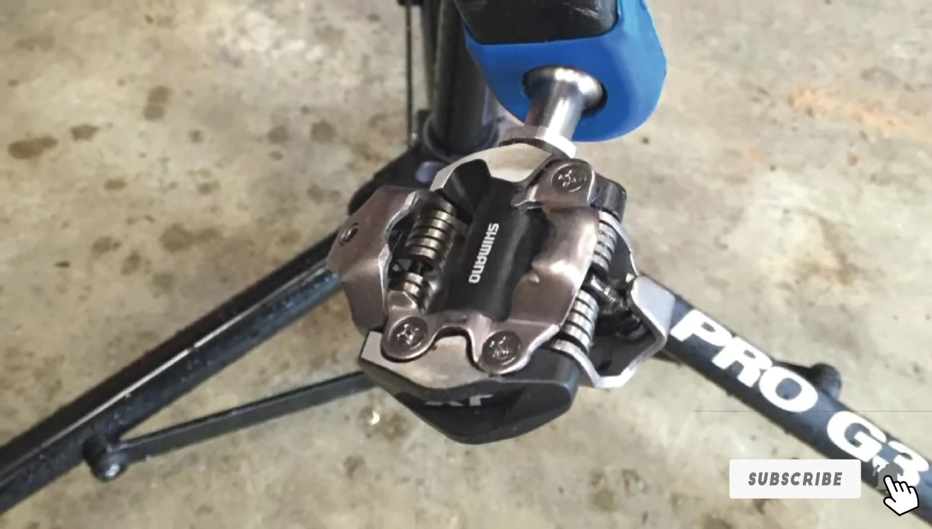 Highlighting the M8000's construction material