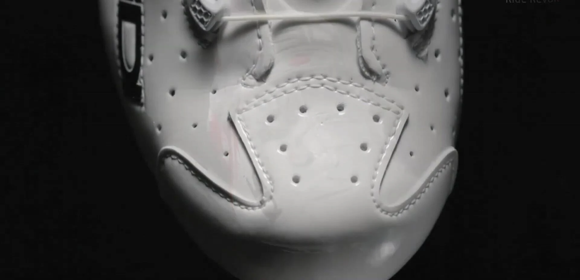 Detail of the City Wire 2 Carbon upper