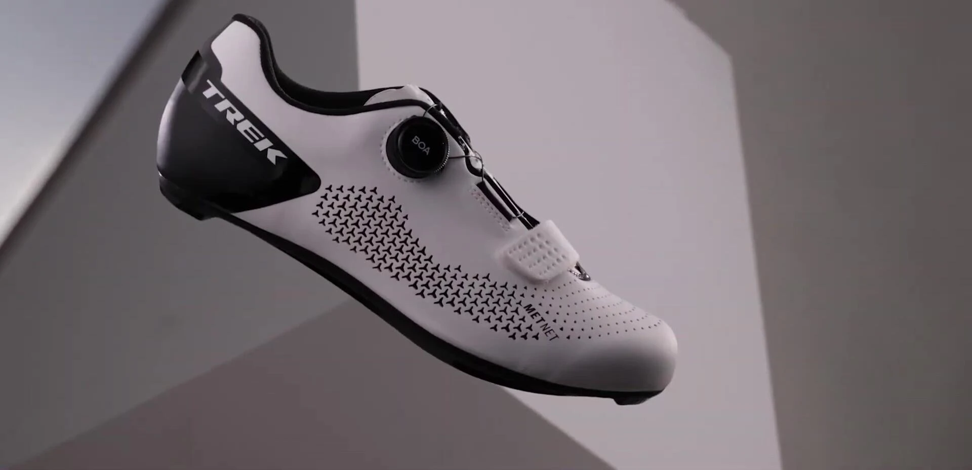 The Tre Velocis cycling shoe displayed