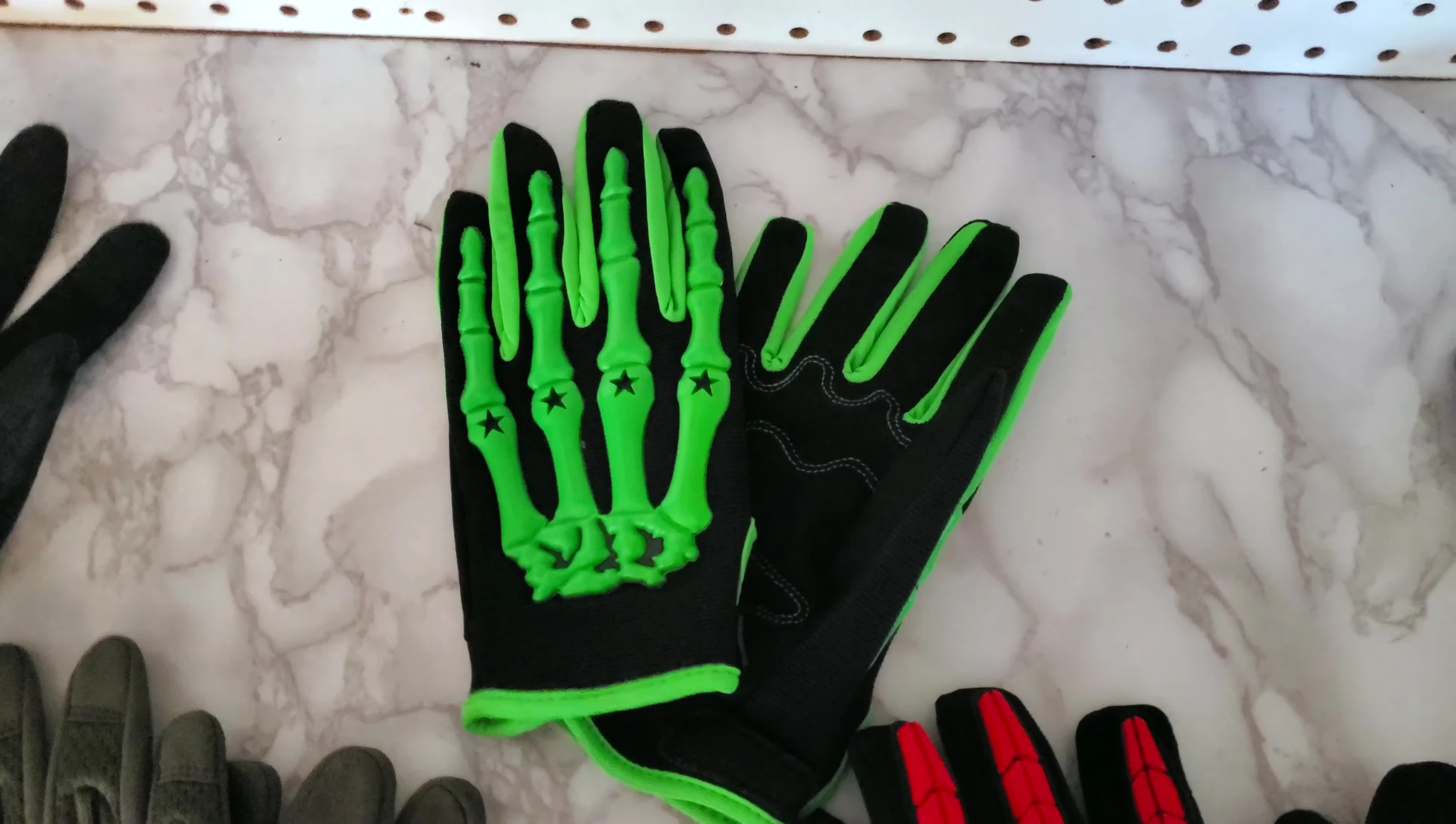 Close up of the Rigging Gloves