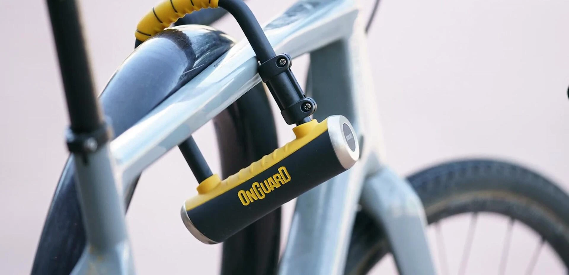 Closeup of the OnGuard Pitbull STD U-lock key with LED light.
