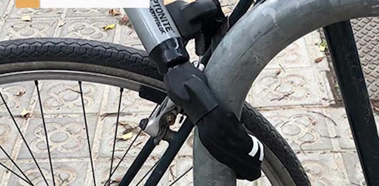 Close up of the Kryptonite KryptoLok Standard shackle highlighting the hardened steel.