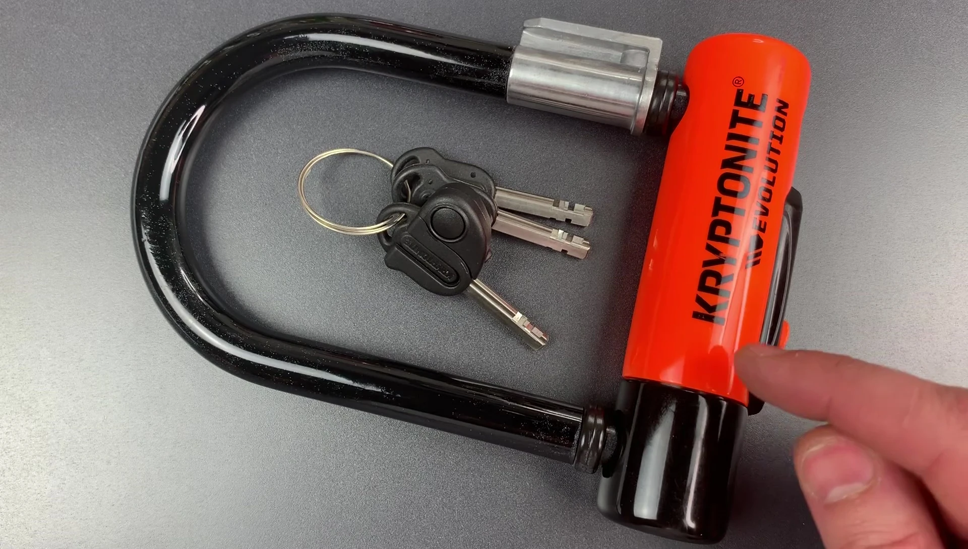 Close-up of the new half-moon shaped cutout on the shackle