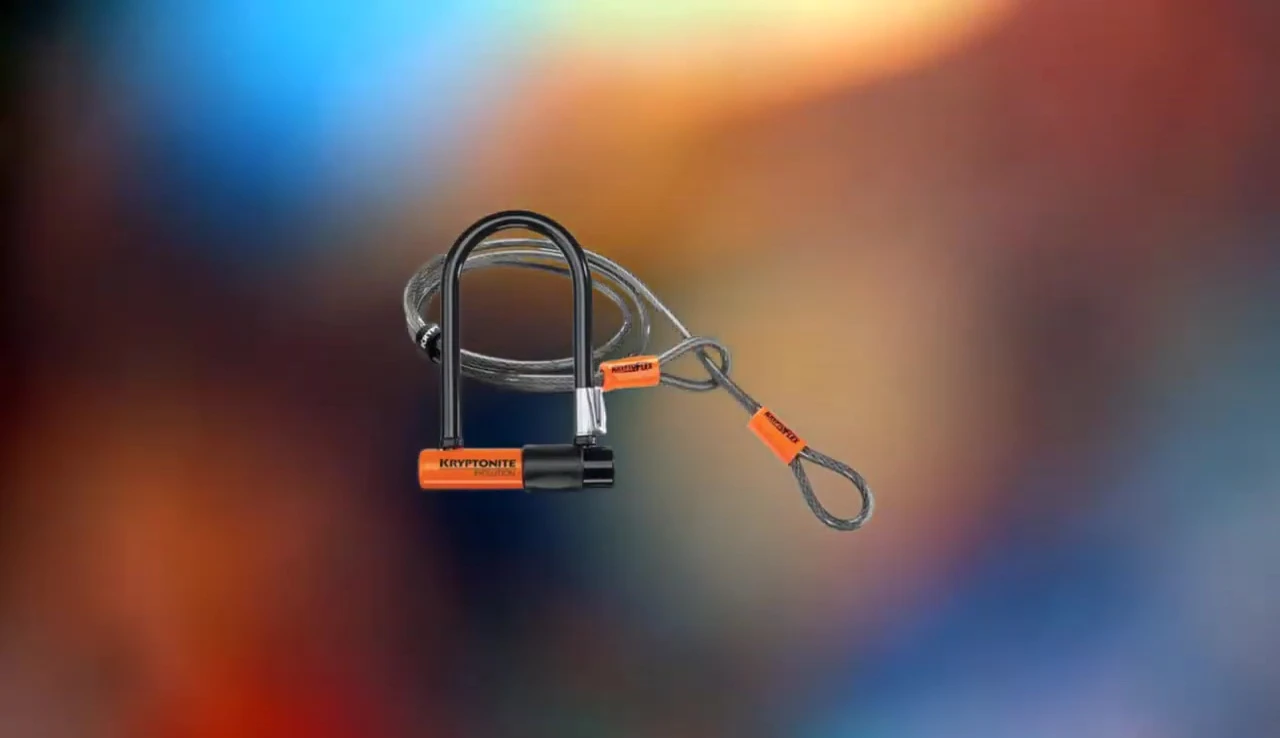 Kryptonite Evolution Mini-7U U-lock and cable shown