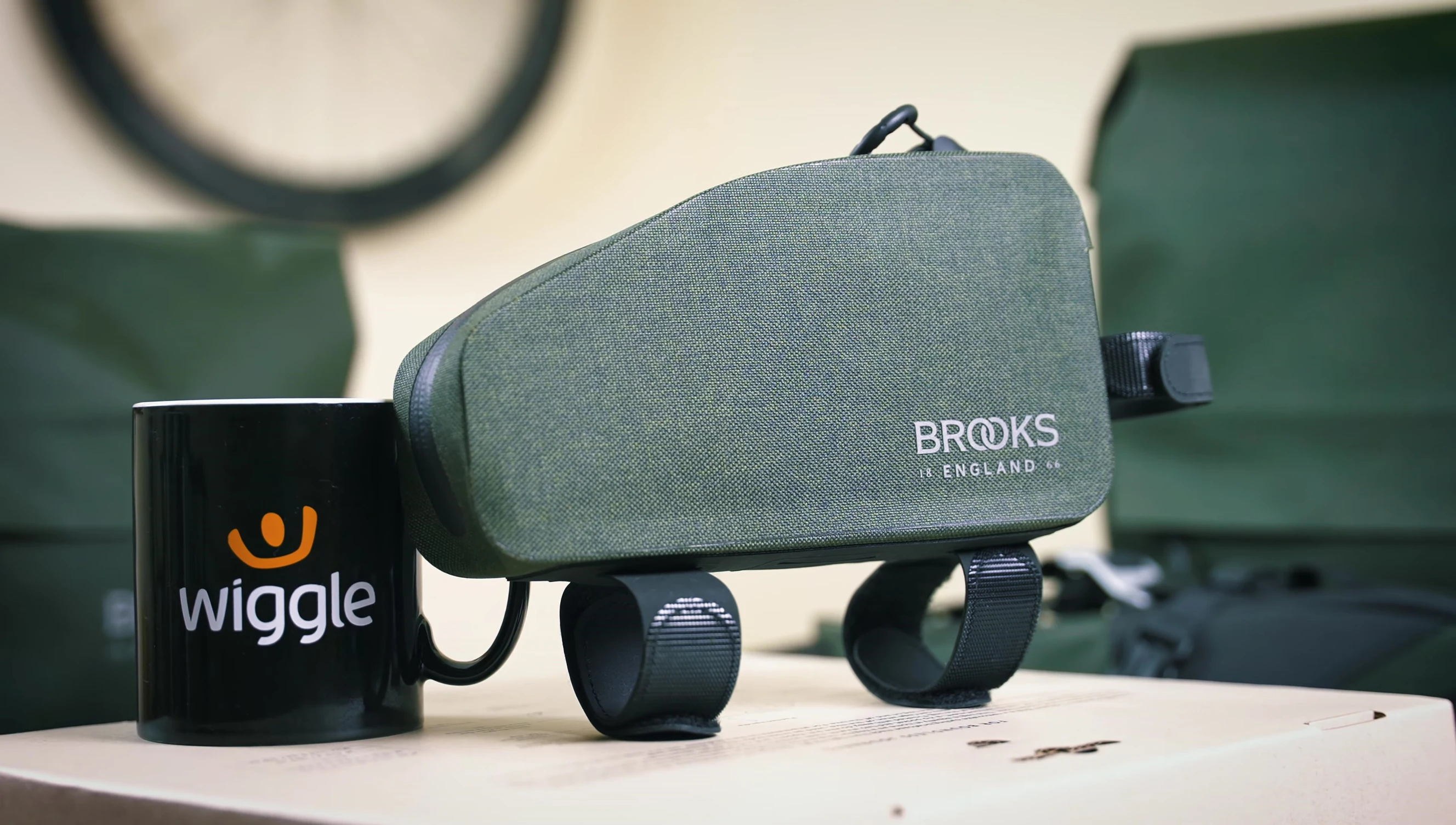 The Brooks Scape top tube bag.